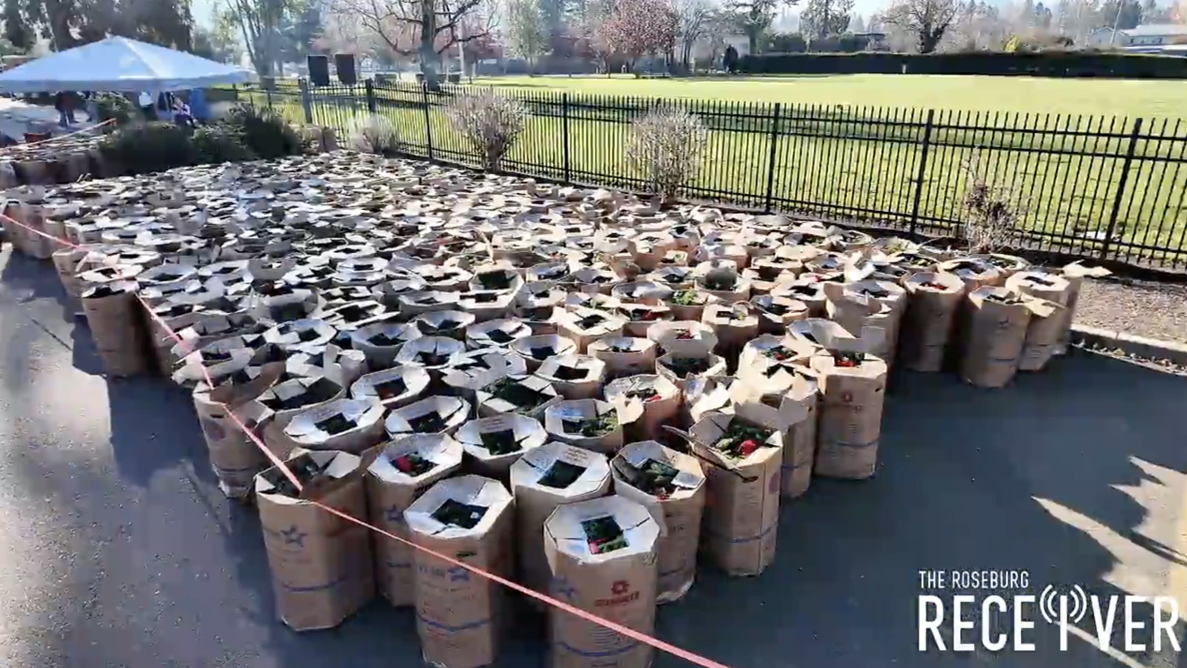 Volunteers Place 7,000 Wreaths at Roseburg National Cemetery to Honor Veterans